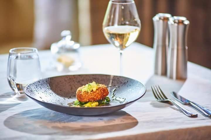 Walwick Hall Country Estate And Spa เฮกแซม ภายนอก รูปภาพ